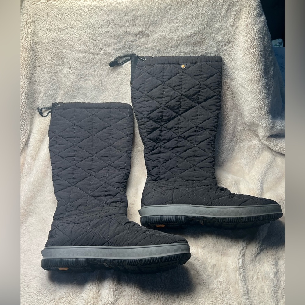 Bogs Women's Snowday Tall Boot Size 11 no insoles